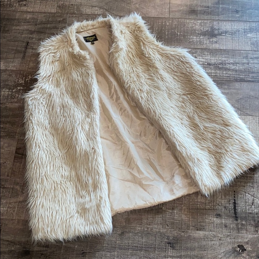 Women’s Faux Fur Vest